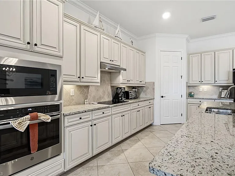 28086 Kerry Ct — Photo 9