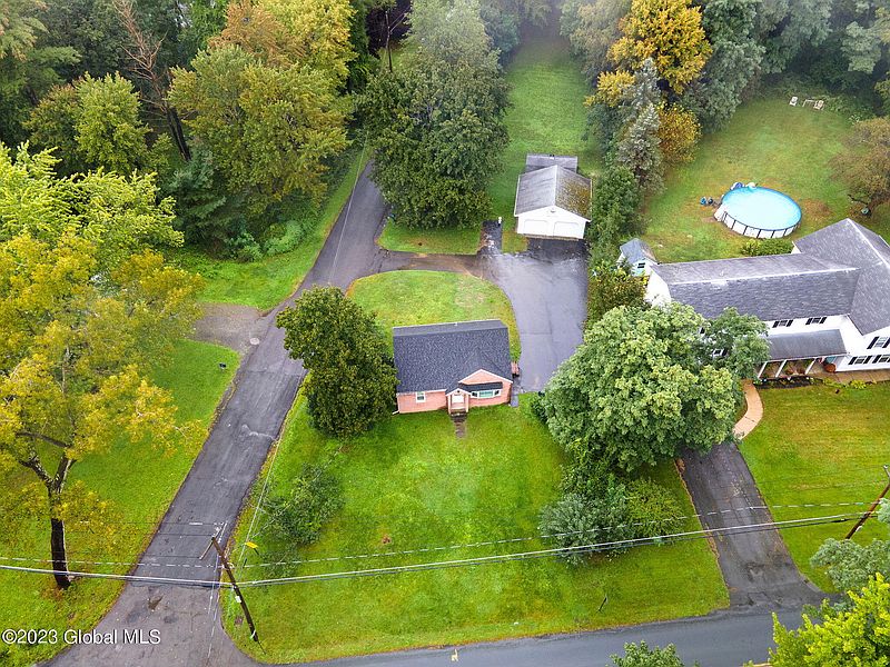 2nd image of 1497 Sunset Road