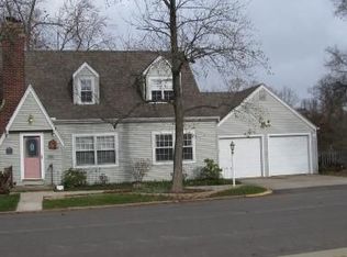 1012 Prospect Dr, Mishawaka, IN 46544