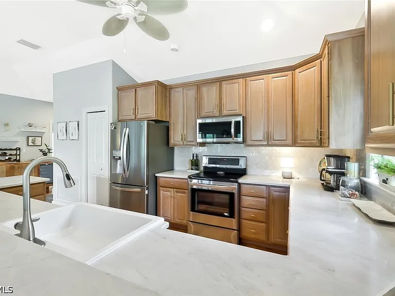 2130 Sunset Cir — Photo 13