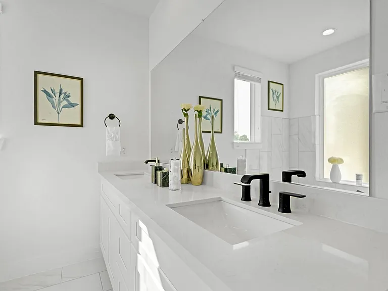 2712 Nagle St — Photo 35