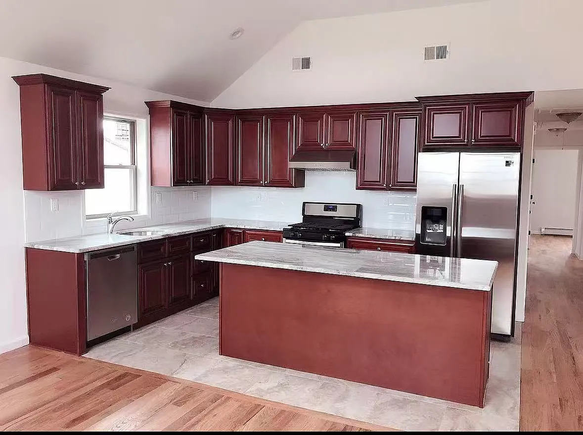 3 bed, $3,000 — Photo 1