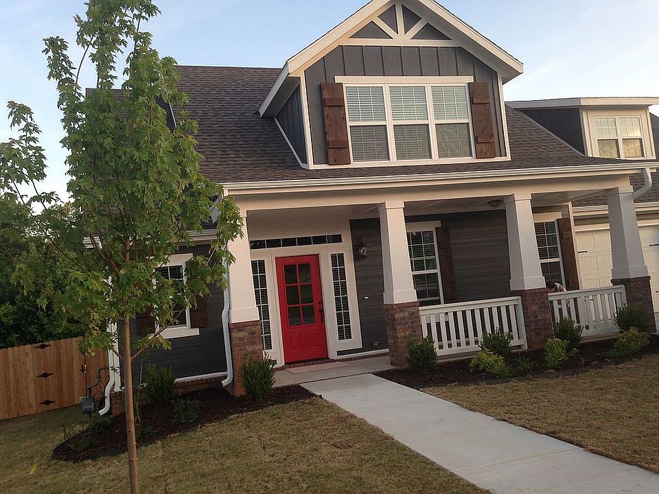 1st image of 805 Chancery Ln