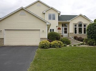 8822 Fountain Ln N, Maple Grove, MN 55311