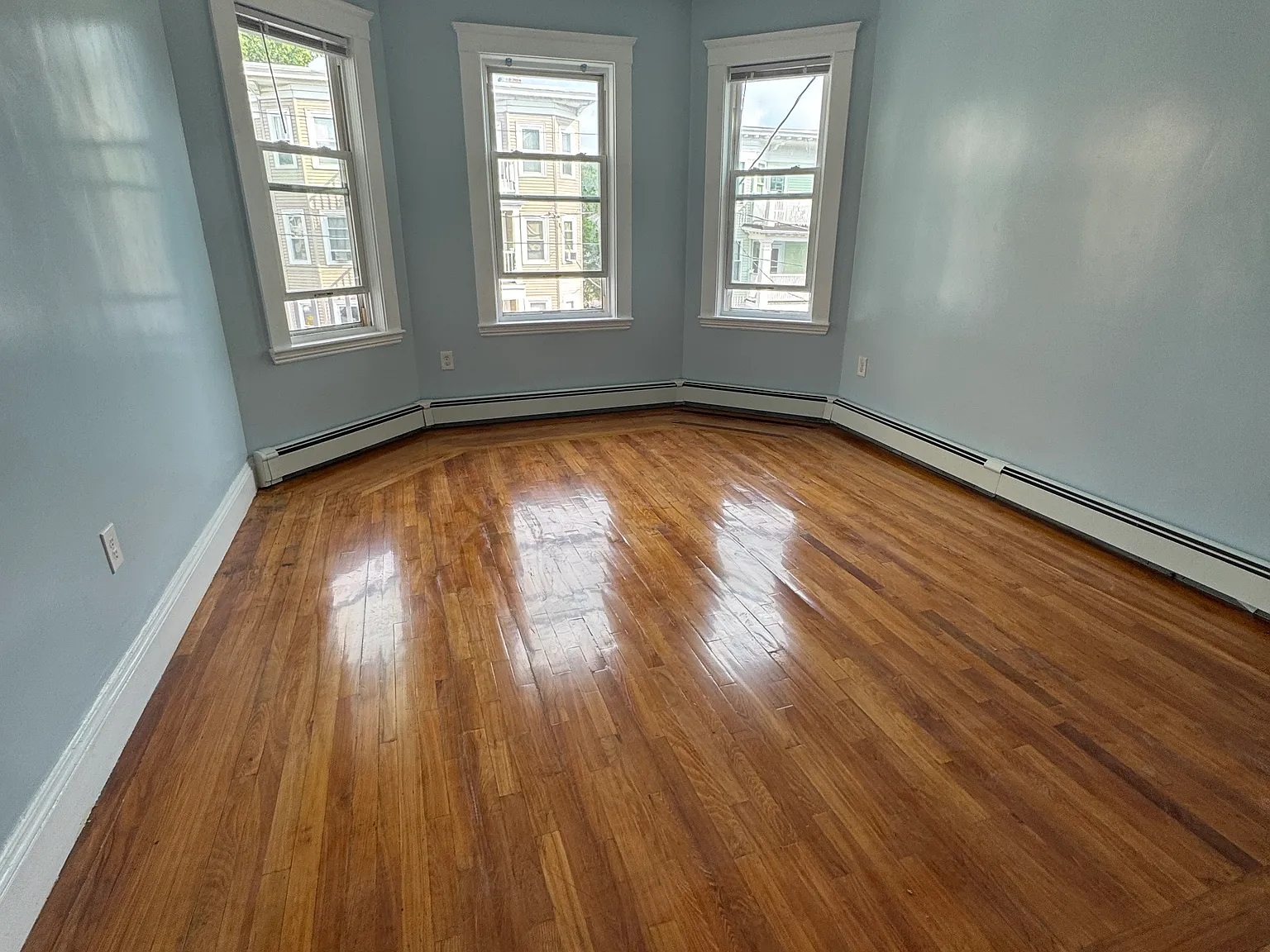 4 bed, 1700 sqft, $3,600 — Photo 2