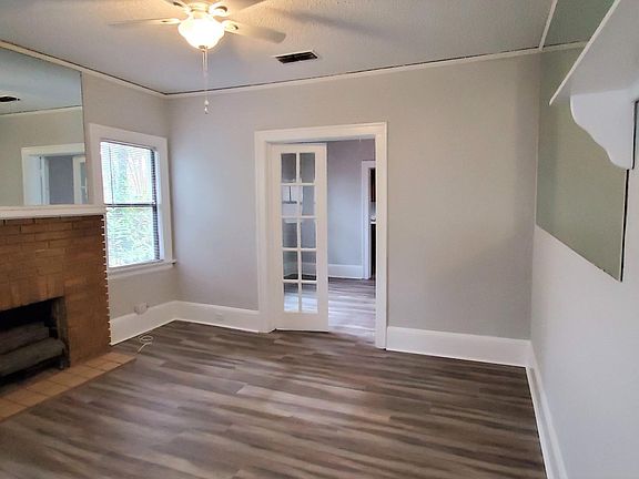 3rd image of 1218 Challen Ave