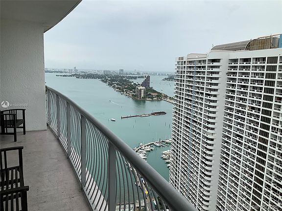 2nd image of 1750 N Bayshore Dr APT 3706