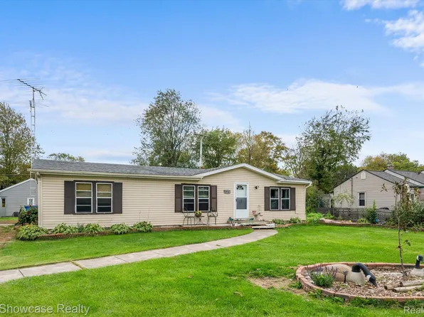 2916 Navarre Blvd, Monroe, MI 48162