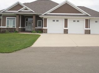 16202 188th St, Manchester, IA 52057