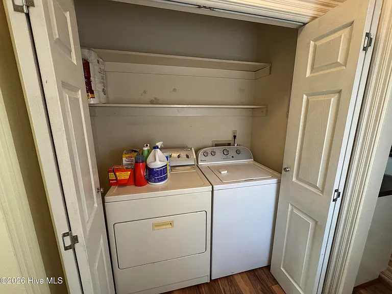 2906 Brentwood Dr N — Photo 16