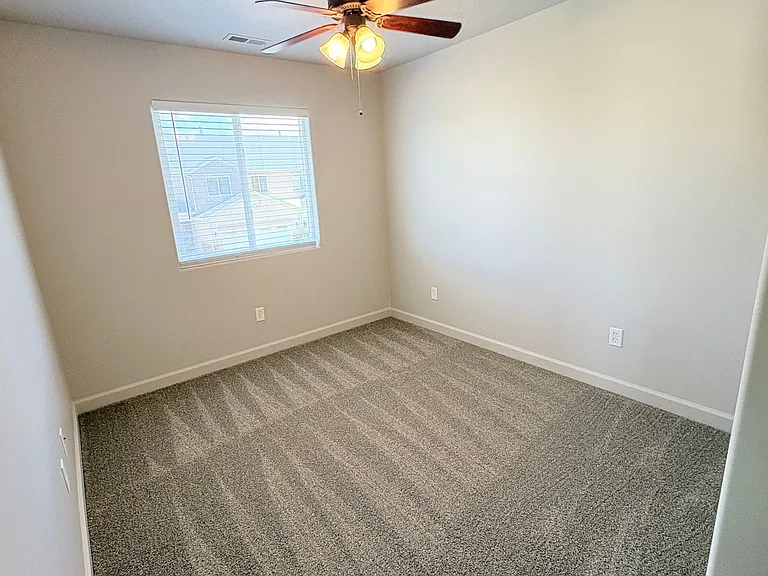 173 E Fiddlers Canyon Rd #1 — Photo 12