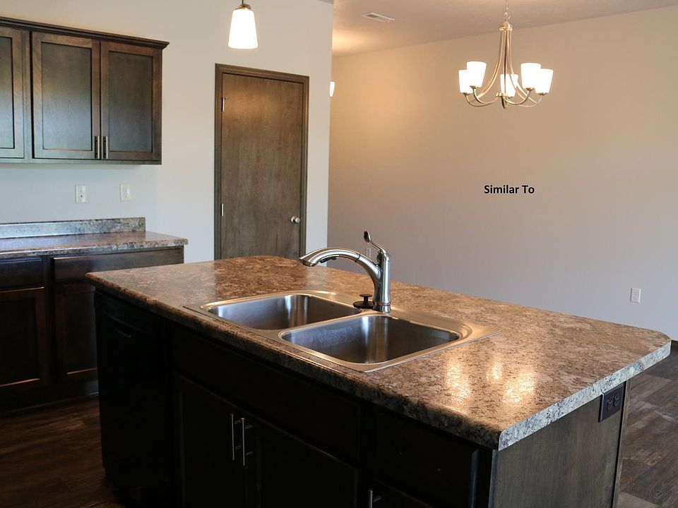 2nd image of 2414 E Meadowside Pl