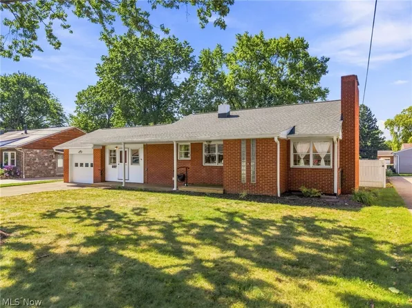 820 Harmon St SW, North Canton, OH 44720
