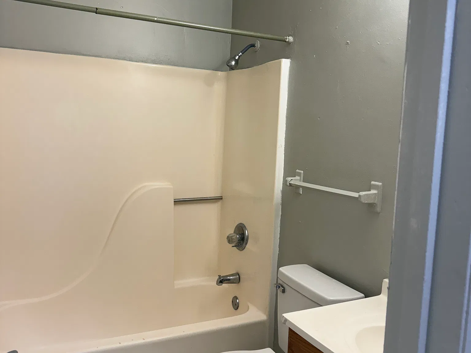 2 bed, 800 sqft, $1,100 — Photo 4