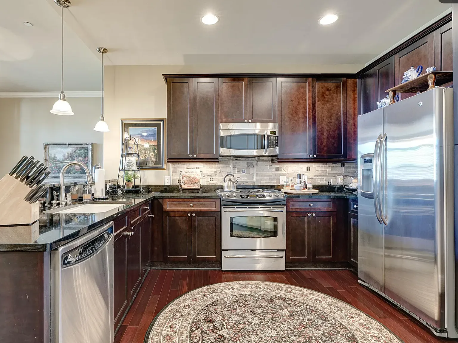 2 bed, 1658 sqft, $3,200 — Photo 4