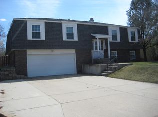 25 30th St SW, Minot, ND 58701