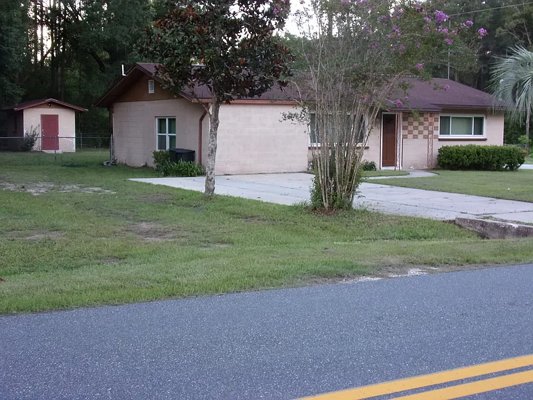 21077 SW Beach Blvd — Photo 4