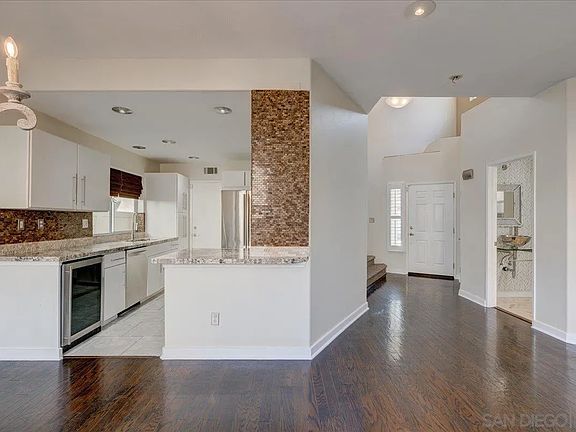 4th image of 31 Estero Pointe