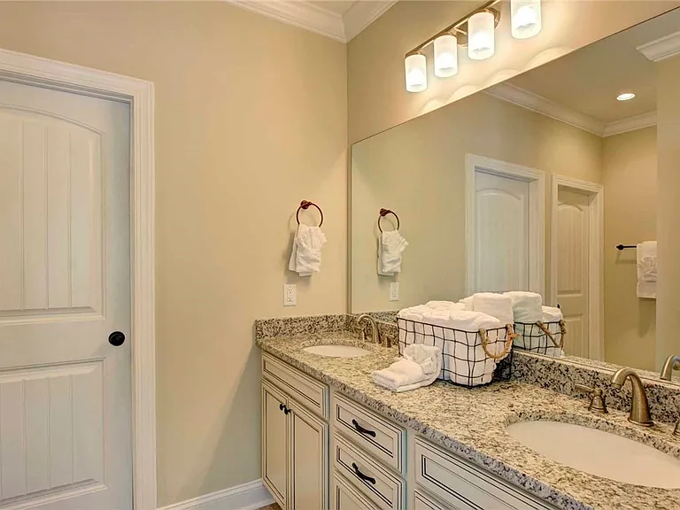 205 Mariners Cir — Photo 19