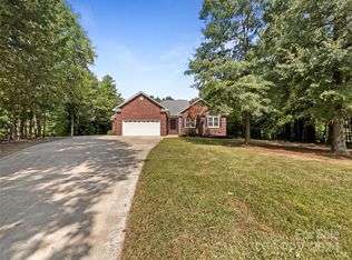 1864 Lorelei Ct, Mount Pleasant, NC 28124