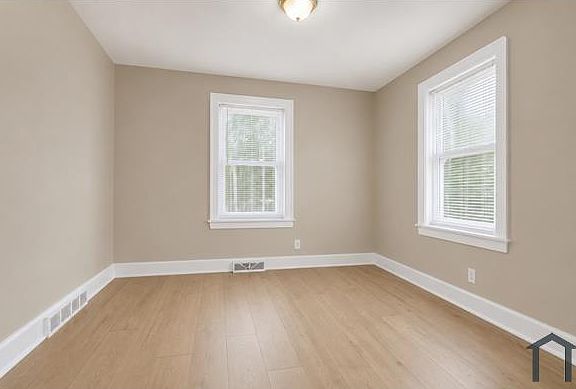 2nd image of 817 Lapp Ct