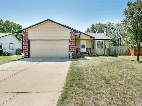 517 E Plantation Rd, Maize, KS 67101