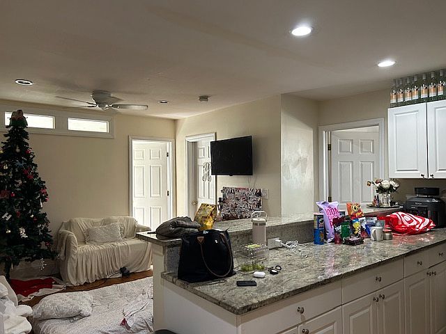 1st image of 63 Egmont St APT 4