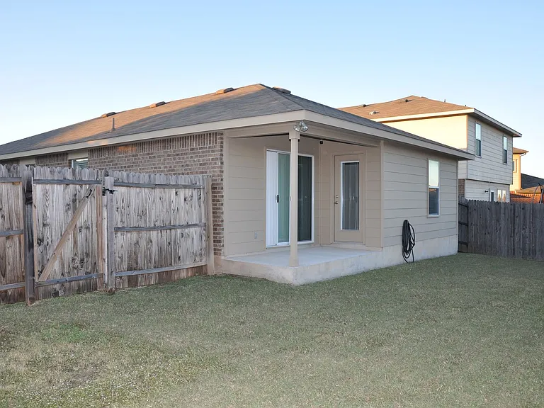 13501 Moura Cv — Photo 20