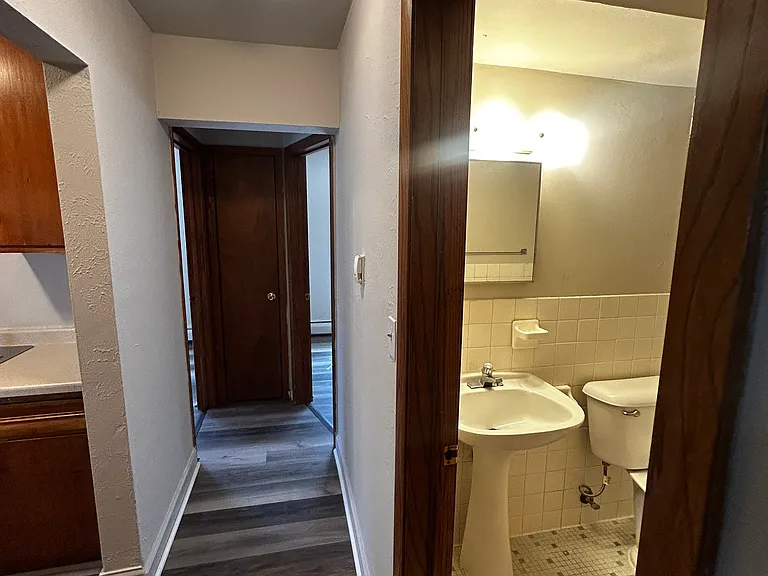 400 Larpenteur Ave W #4 — Photo 8