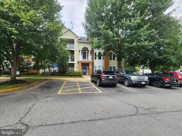 4137 Fountainside Ln Unit 103, Fairfax, VA 22030