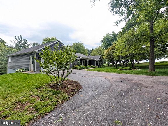 5th image of 85 Southview Dr