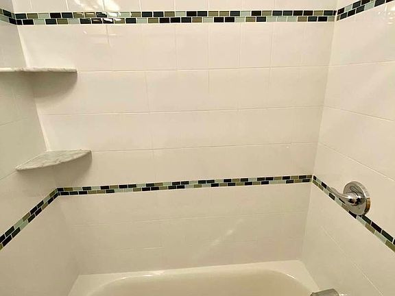 5th image of 440 E 75th St #11S