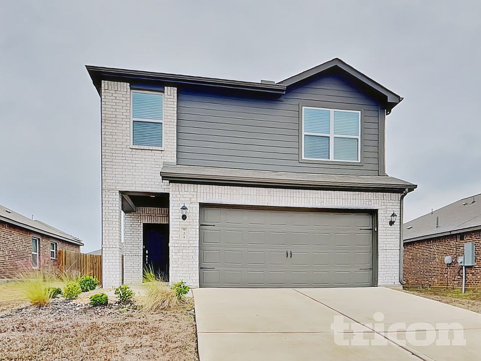 1st image of 921 Mallorie Ln