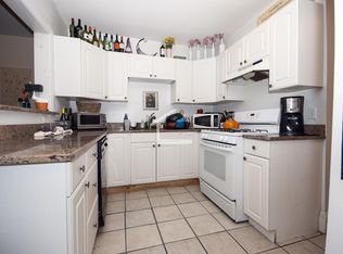 55 Egmont St #5M, Brookline, MA 02446