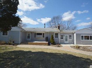 28 Bauss Rd, Nesconset, NY 11767