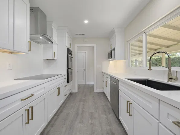 483 Santa Barbara Dr, Los Altos, CA 94022