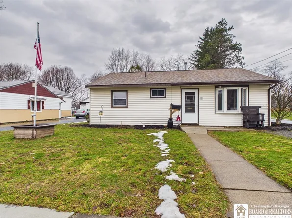 14 Plymouth Ave, Franklinville, NY 14737