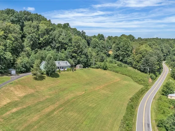 3786 Peak Road, Creston, NC 28615