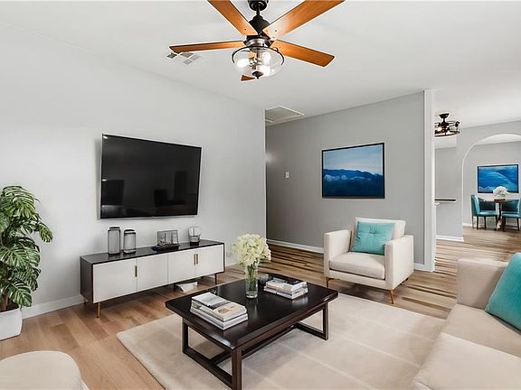 5th image of 2209 W Christie Dr