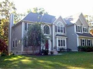 94 Shagbark Ln, Hopewell Junction, NY 12533