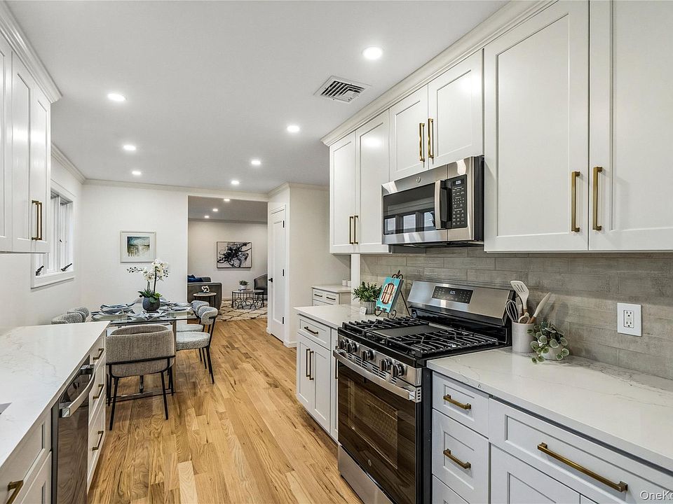 1st image of 2 Mohegan Drive