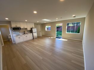 219 Bloomfield Rd #B, Burlingame, CA 94010