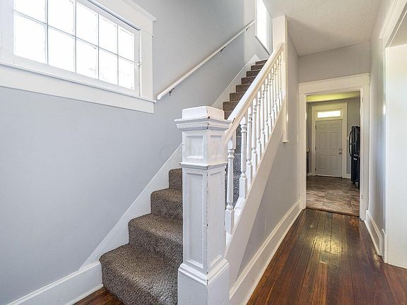 4th image of 482 Eldridge Ave