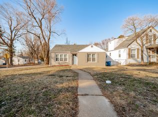 831 Walters Dr, Saint Louis, MO 63135