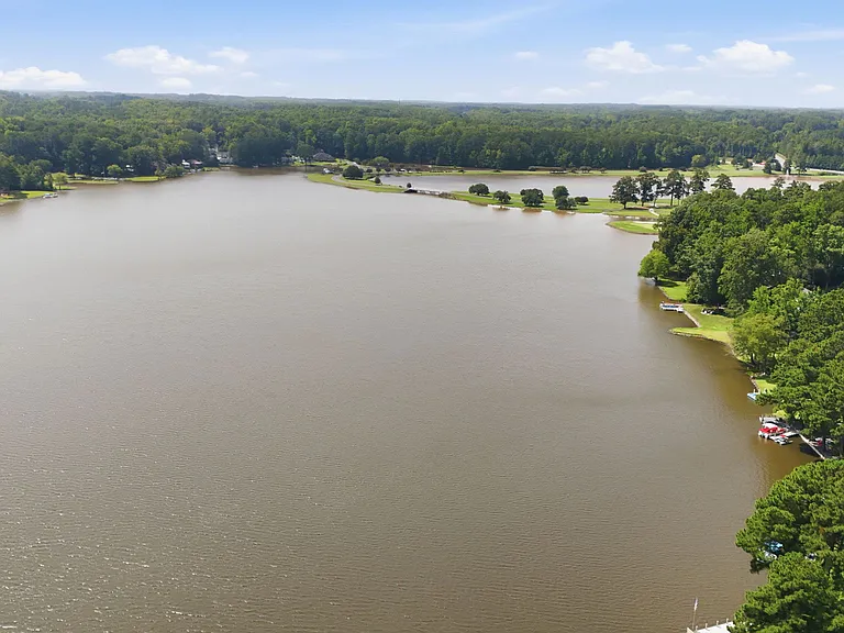 253 Lakeview Dr — Photo 22