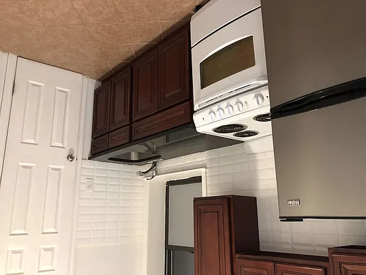 Rented by J M Weber Real Estate Inc | media 8