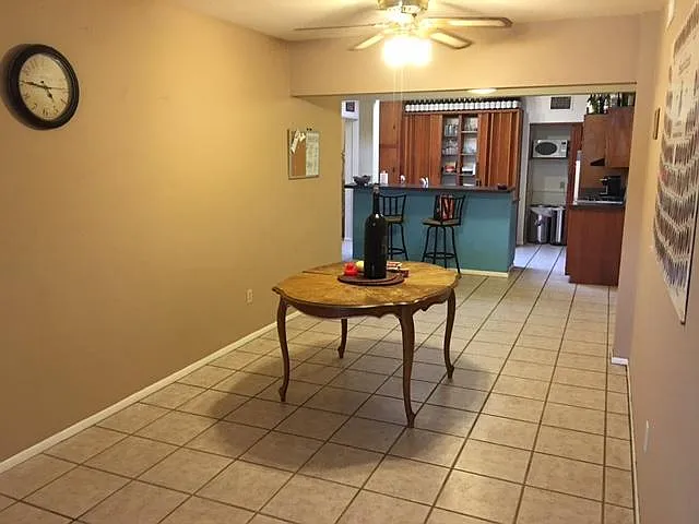 5 bed, 4000 sqft, $2,400 — Photo 3