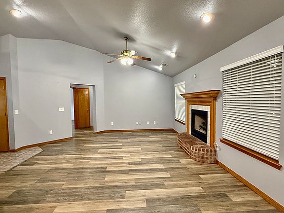 5th image of 510 College Pl