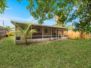 675 NE Stuart St, Jensen Beach, FL 34957