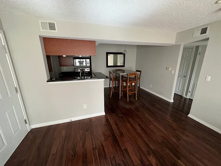 10200 Gandy Blvd #337 — Photo 2